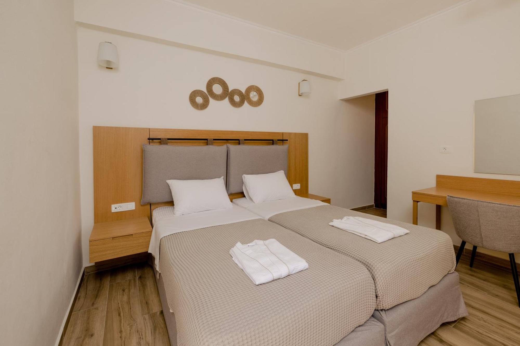 Opera House Hotel Sými Eksteriør bilde